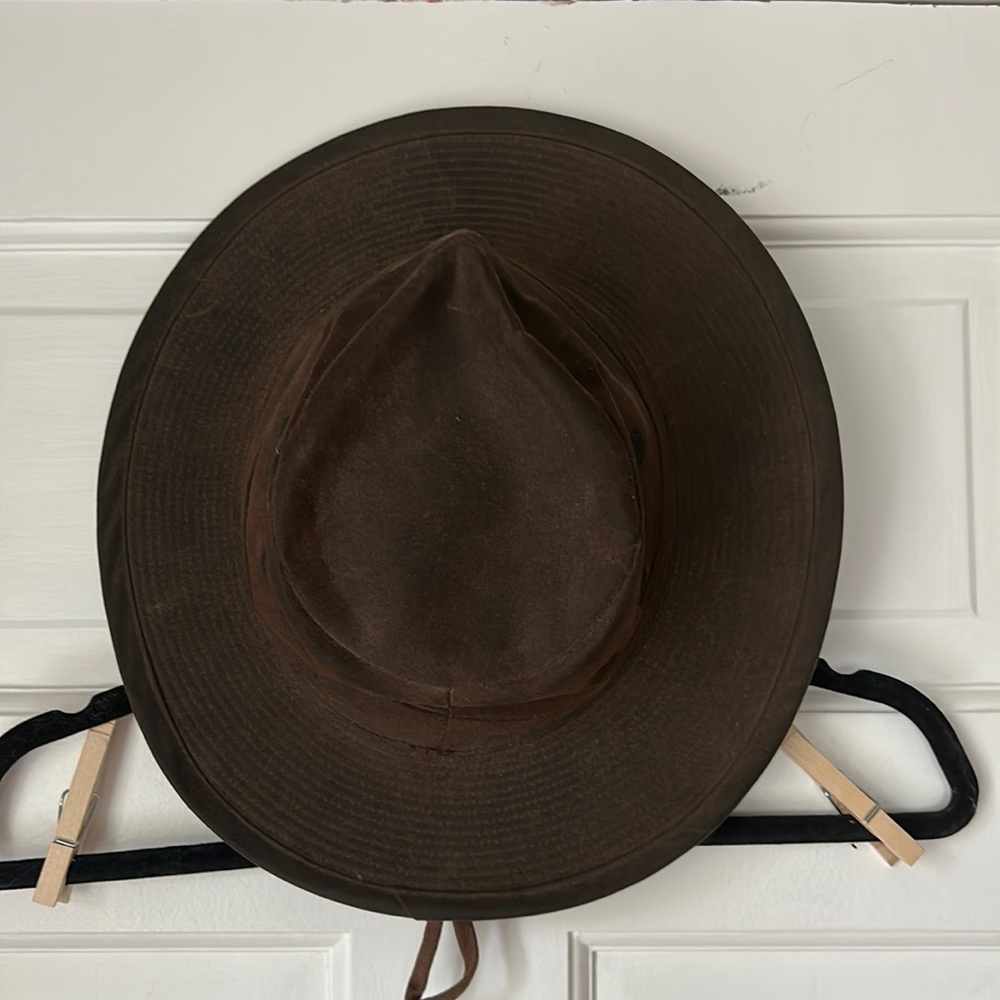 Closet closing 5/29/23. All reasonable offers accepted! Waxed cotton hat